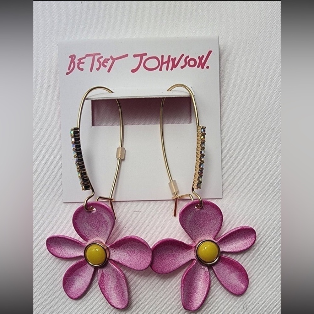 BETSEY JOHNSON Flower Pink Petals & Yellow Centers Shepherd’s Hook Earrings NWT
